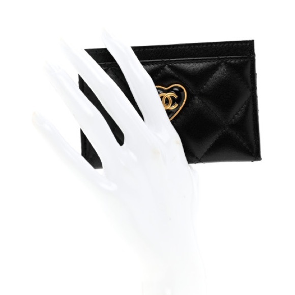 🆕 Authentic Chanel Black Quilted Lambskin Card Holder w/Gold Enamel CC Heart - Picture 13 of 14